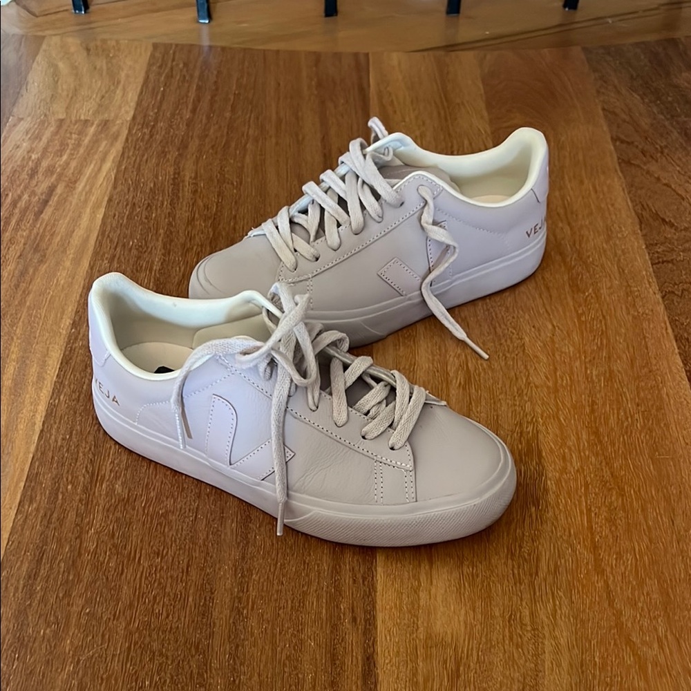 Veja light purple Leather Sneakers, lightly worn size 38 women’s